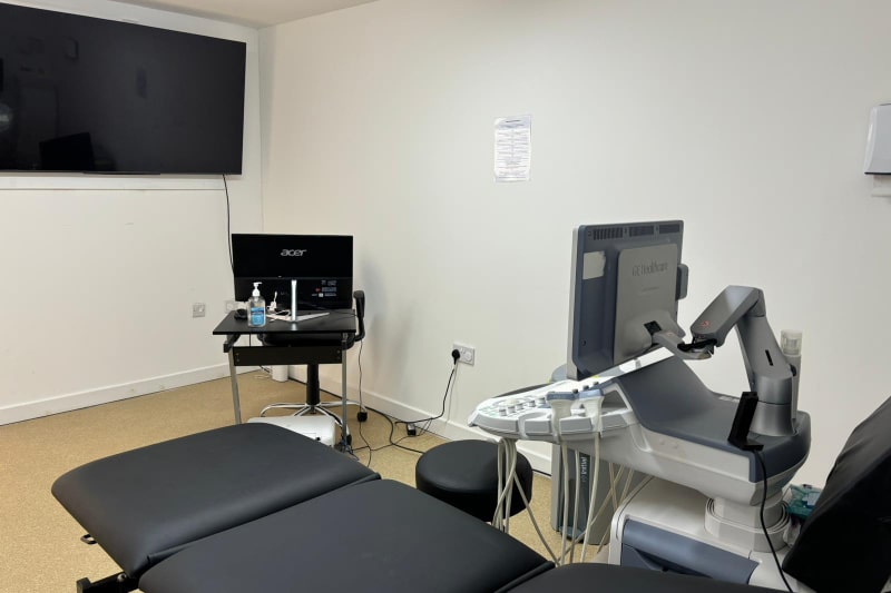 Universal Ultrasound Diagnostics Kings Norton Scan Room Universal Ultrasound Diagnostics Kings Norton Scan Room